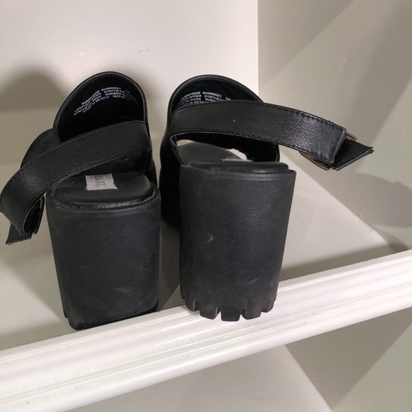 Steve Madden Chunky Platform Black Slingbacks - Sz 7 - Picture 5 of 7